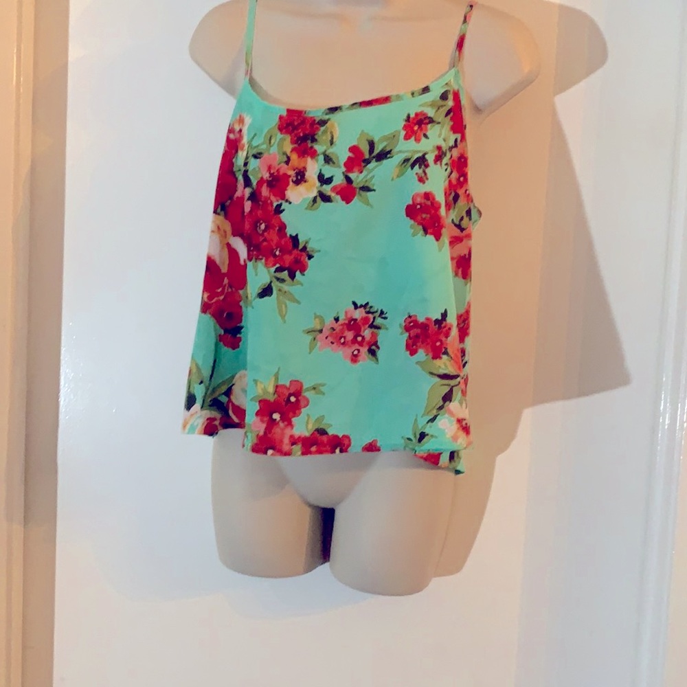 Cute floral crop top with back open